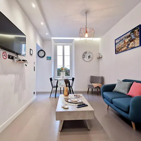 Le Petit Balcon By Guys Apartment *