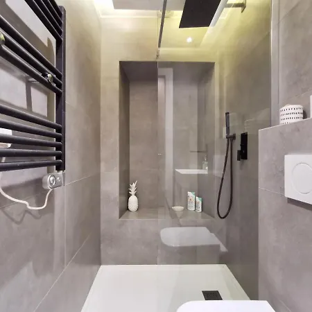 Le Petit Balcon By Guys *