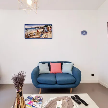 דירה Le Petit Balcon By Guys *